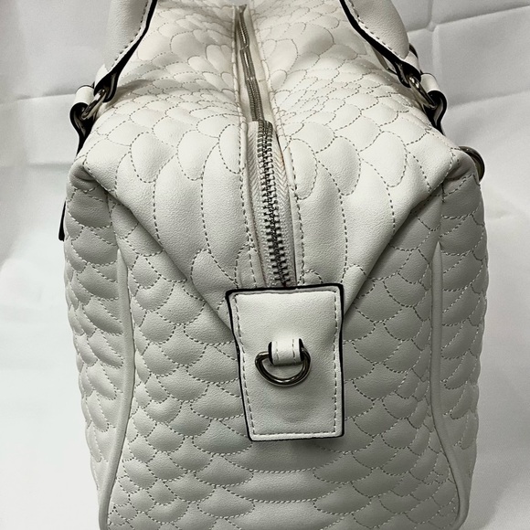 Betsy Johnson Satchel in white - Picture 6 of 6